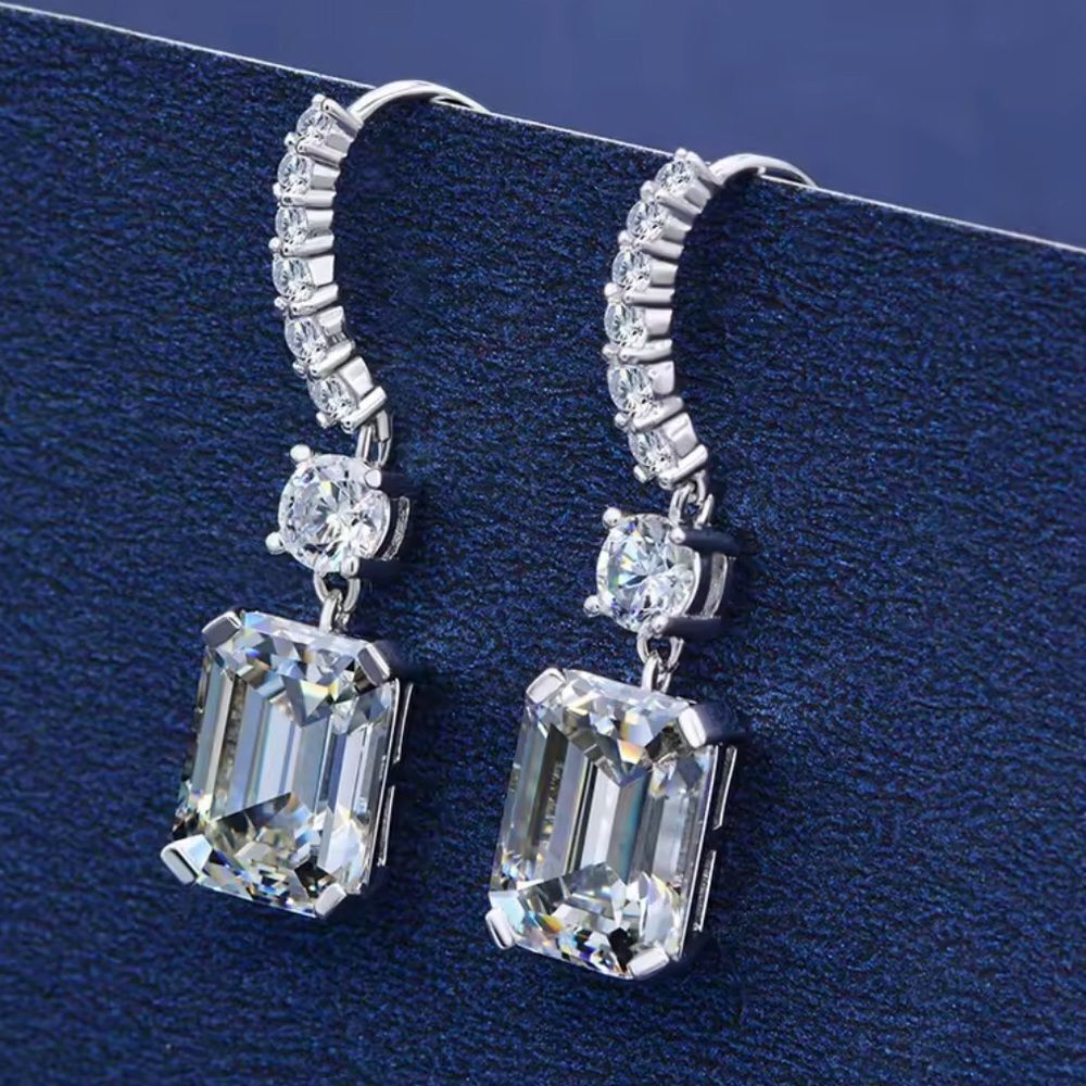 Elegant Silver Swarovski Crystal Luxurious Like Diamond Drop Earrings